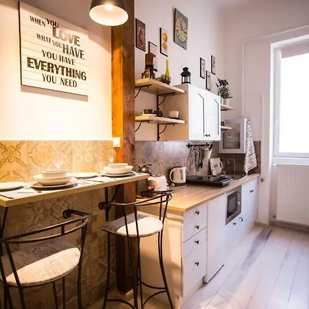 Izabella Vintage Style * Budapest