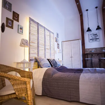 Izabella Vintage Style Apartment